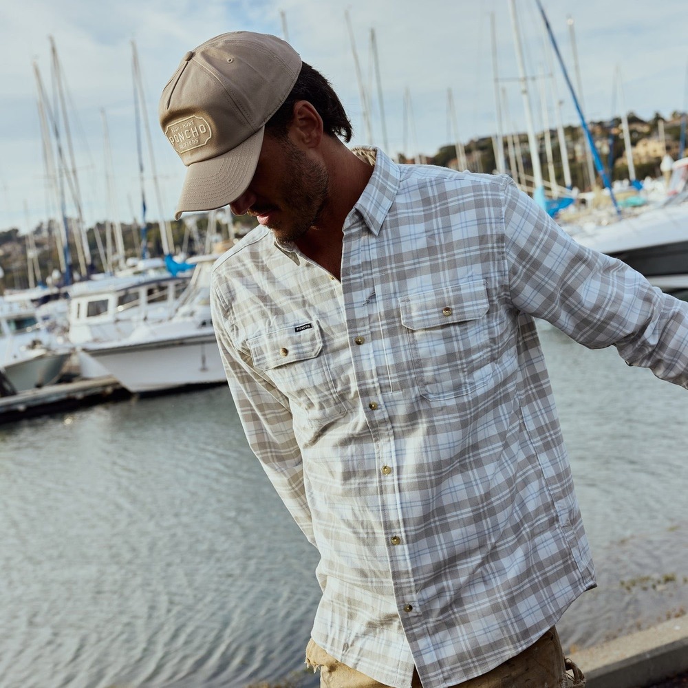 Poncho Flannel The Snow Cat Magnetic Pocket Fishing Shirt Regular Fit Large